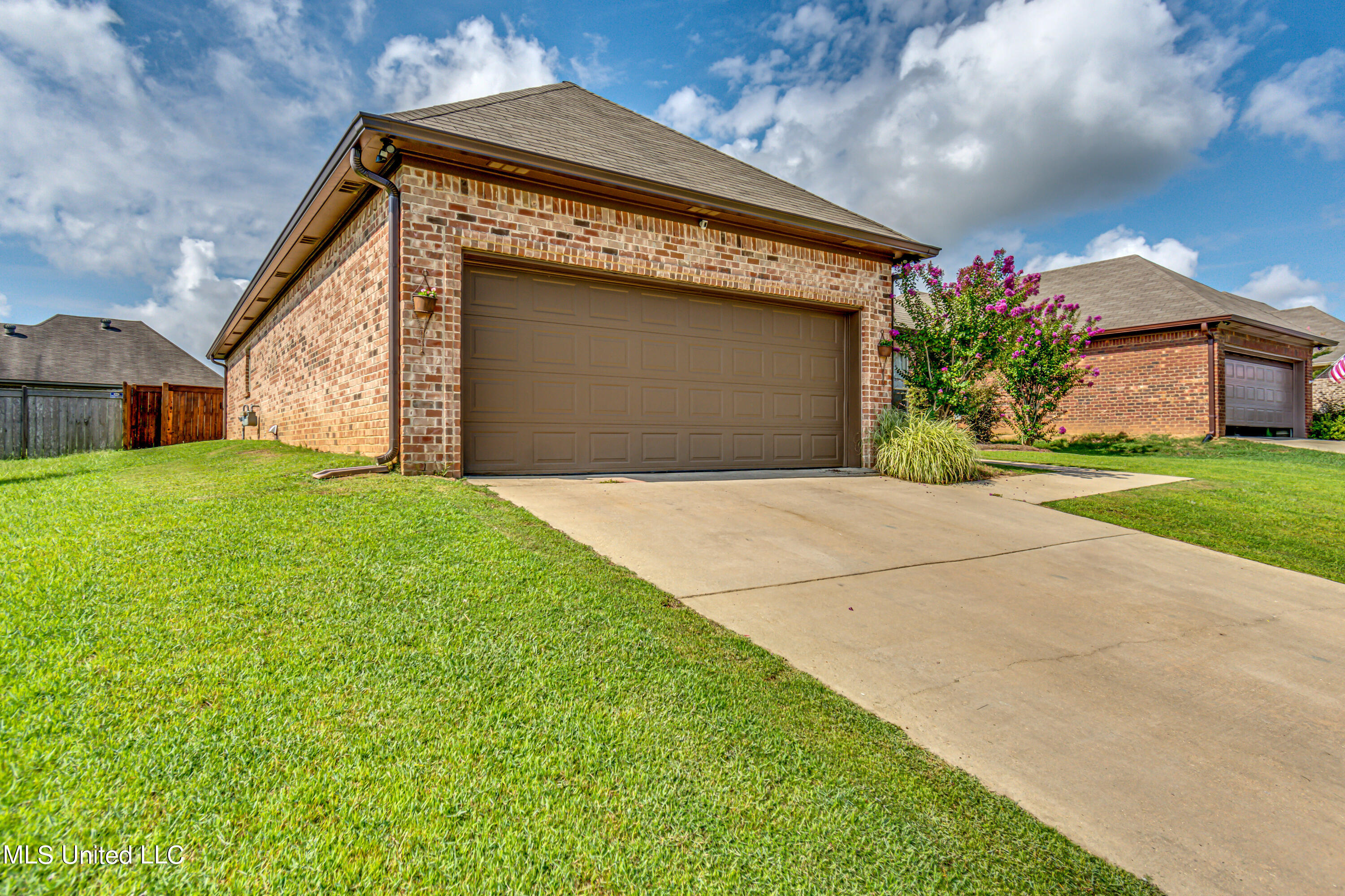 213 Greenfield Ridge Drive Brandon, MS 39042 - Photo 4 of 45 213 Greenfield Ridge Dr-7