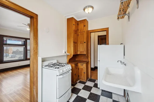 $990 | 1910 1st Avenue South, Unit 1, Minneapolis, MN 55403