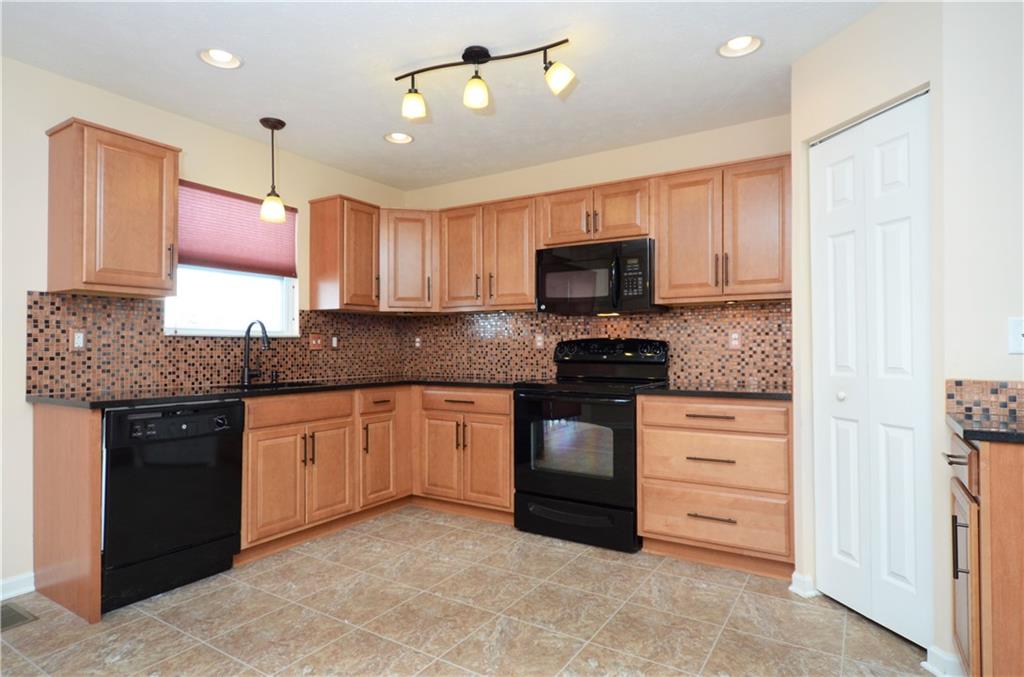 134 Lockheed Drive Coraopolis, PA 15108 - Photo 4 of 15 Gallery Image 4