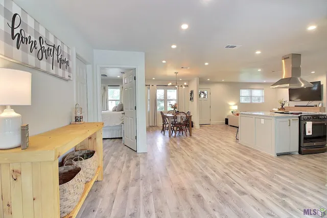 $260,000 | 7964 Fairlane Drive, Denham Springs, LA 70726