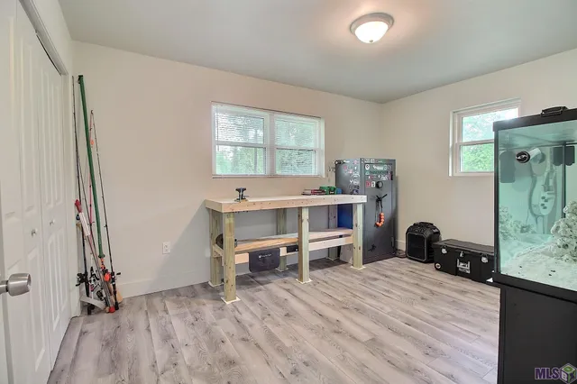 $260,000 | 7964 Fairlane Drive, Denham Springs, LA 70726