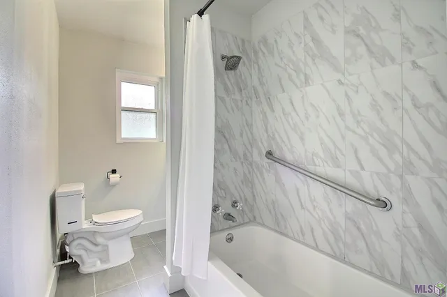 $260,000 | 7964 Fairlane Drive, Denham Springs, LA 70726