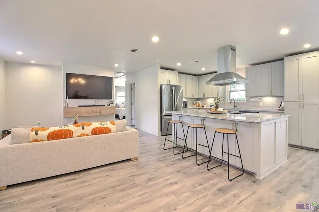 $260,000 | 7964 Fairlane Drive, Denham Springs, LA 70726