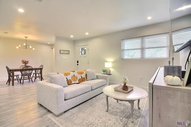 $260,000 | 7964 Fairlane Drive, Denham Springs, LA 70726