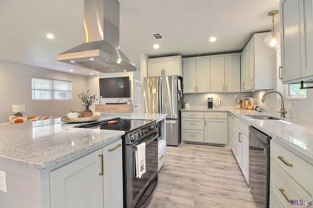 $260,000 | 7964 Fairlane Drive, Denham Springs, LA 70726