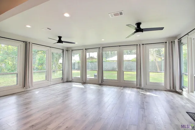 $260,000 | 7964 Fairlane Drive, Denham Springs, LA 70726