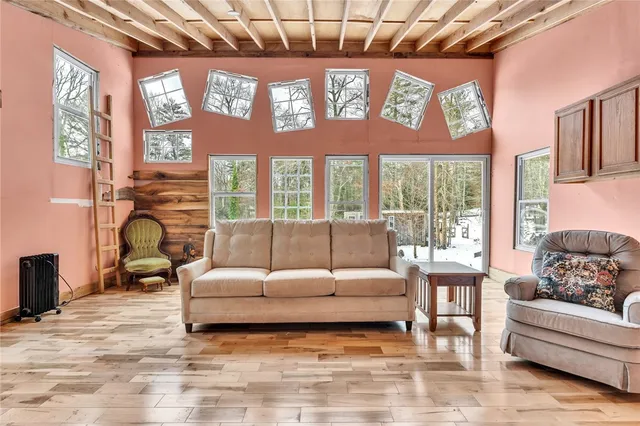 $499,000 | 95 Breakheart Hill Road, West Greenwich, RI 02817