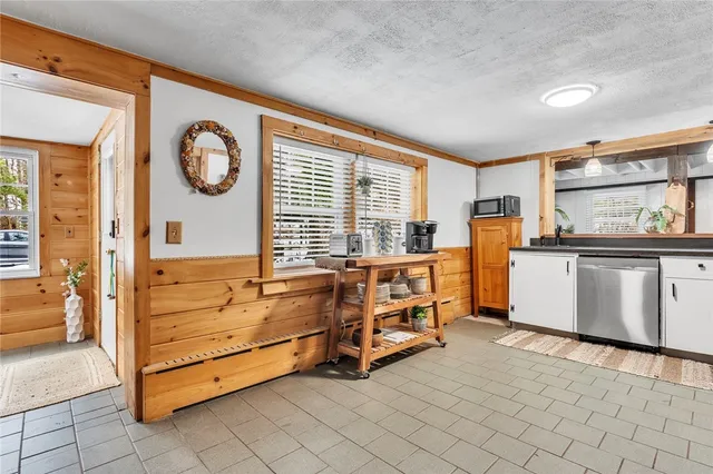 $499,000 | 95 Breakheart Hill Road, West Greenwich, RI 02817