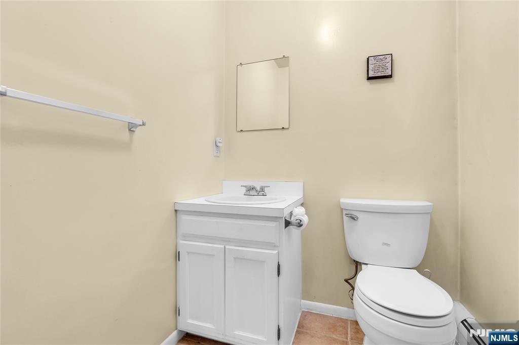 7 Ross Road Wallington, NJ 07057 - Photo 18 of 30 Gallery Image 18