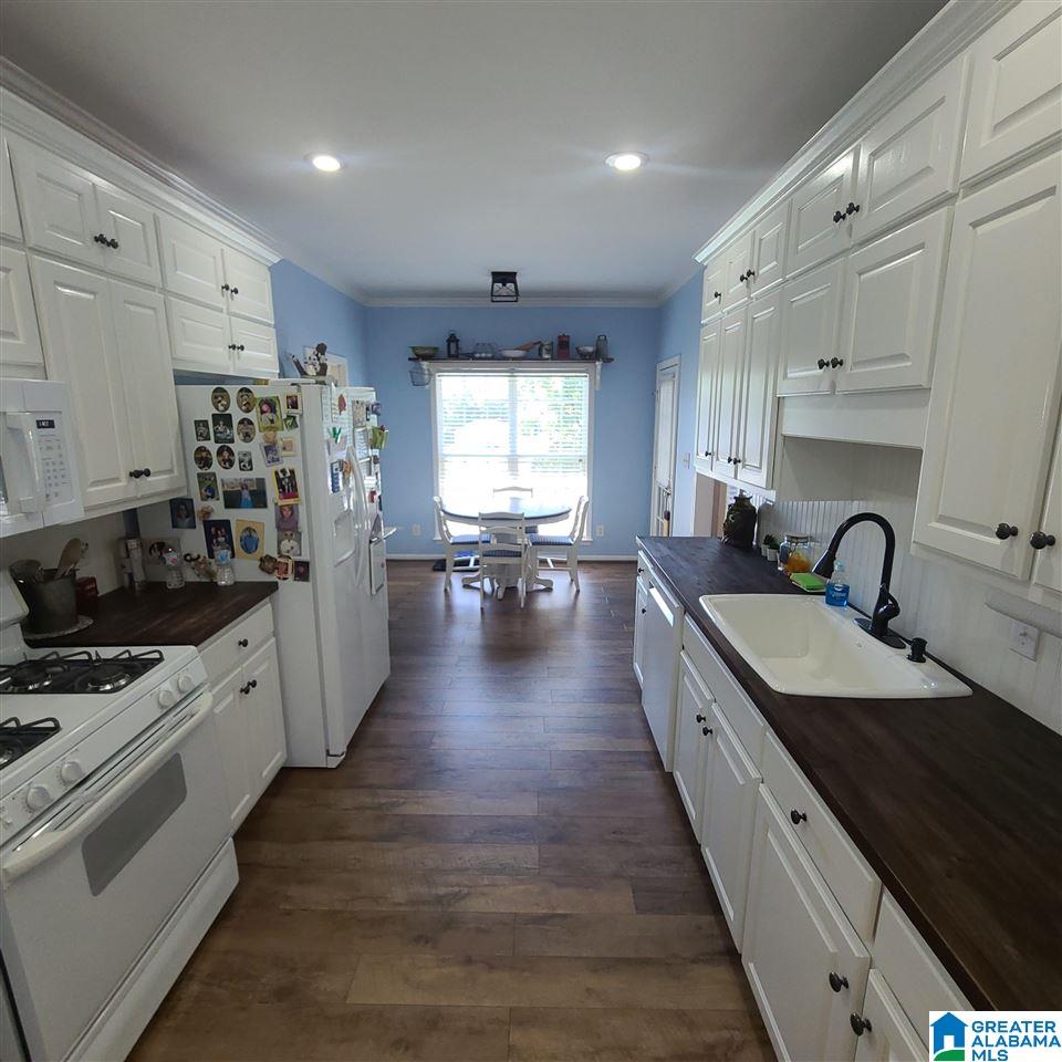 2046 Magnolia Road Leeds, AL 35094 - Photo 11 of 22