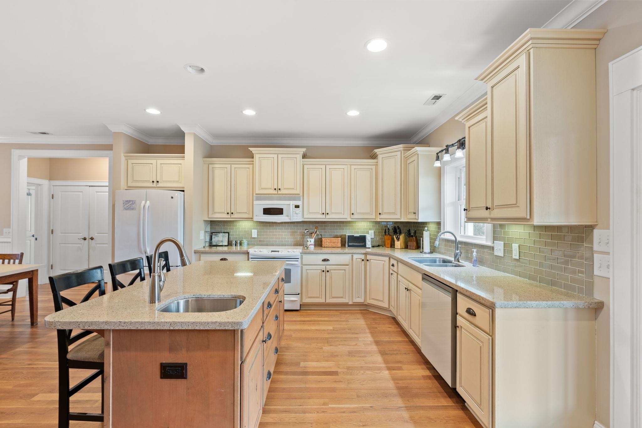 187 Myrtle Avenue Pawleys Island, SC 29585 - Photo 24 of 43 Beautiful Island Bar and Cabinets