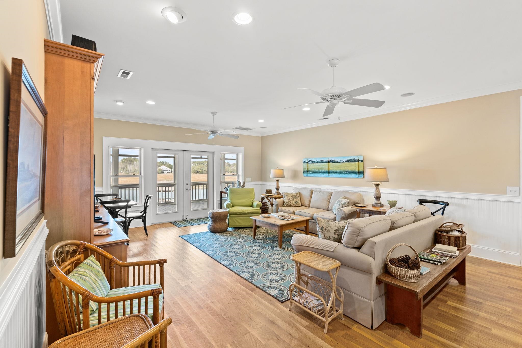 187 Myrtle Avenue Pawleys Island, SC 29585 - Photo 27 of 43 Living Room Area