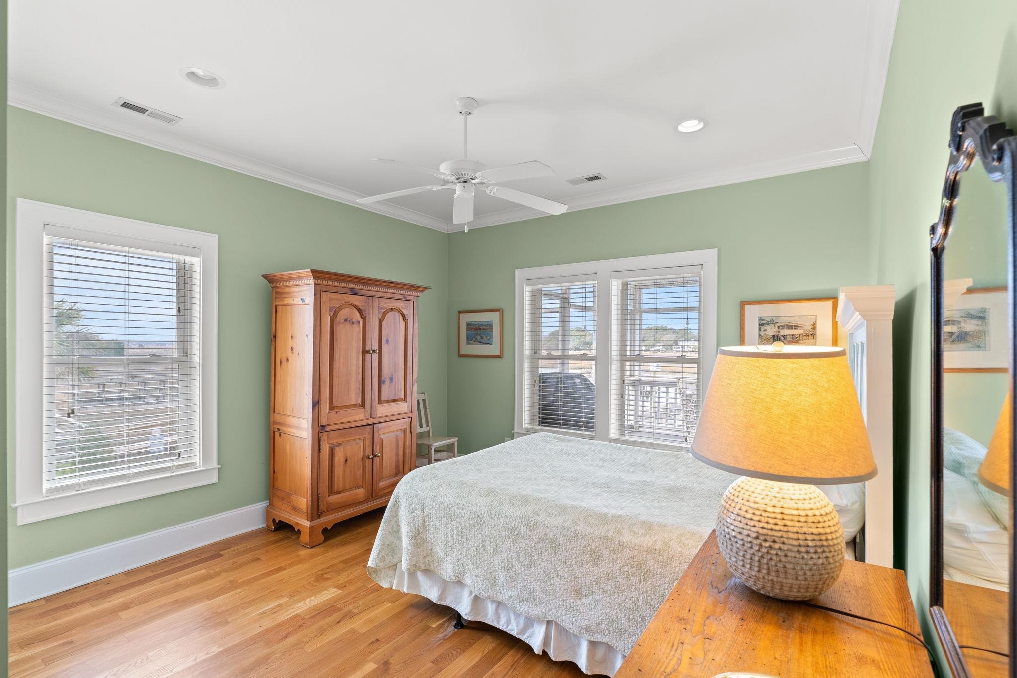 187 Myrtle Avenue Pawleys Island, SC 29585 - Photo 28 of 43 Bedroom