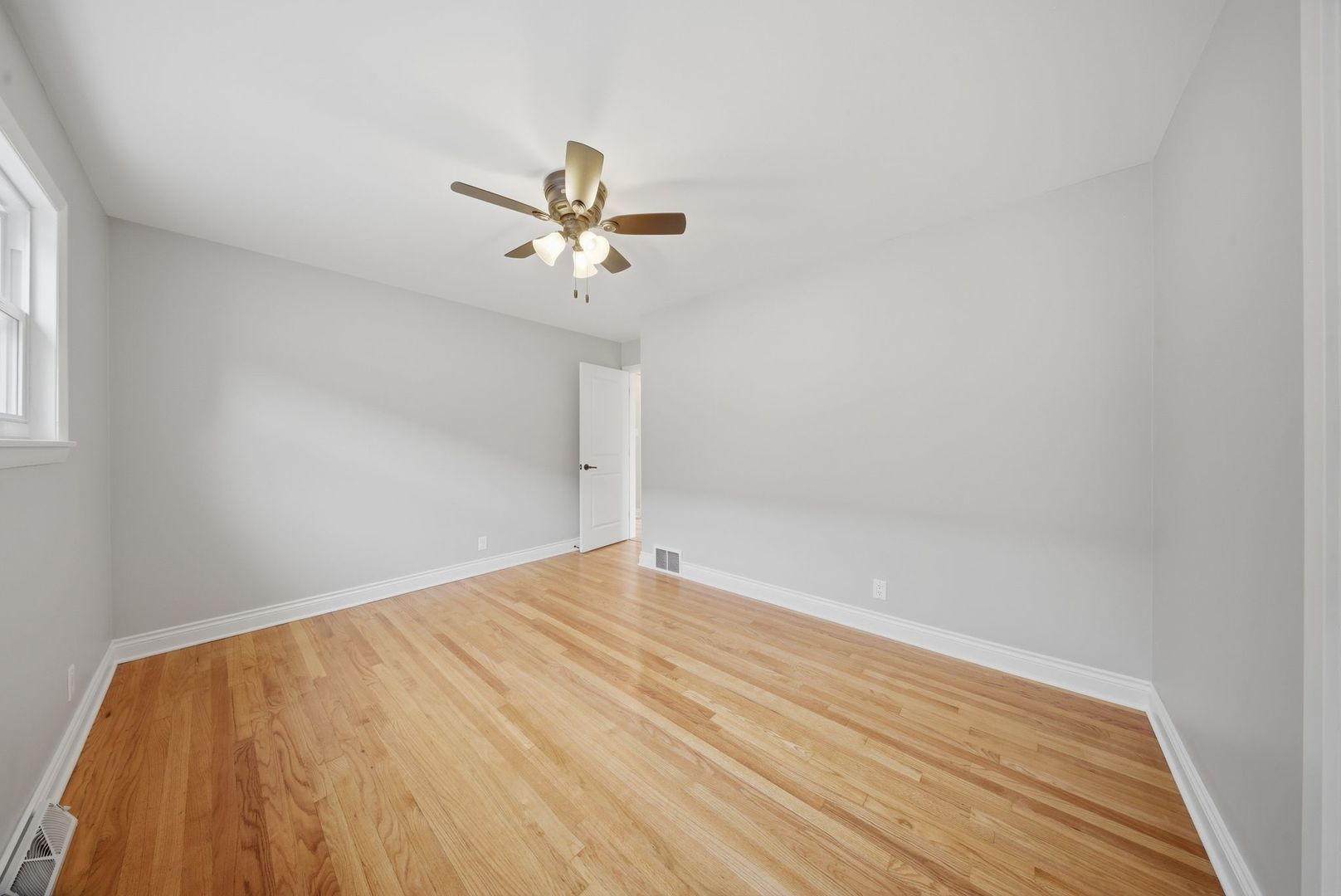 6022 West 64th Street Chicago, IL 60638 - Photo 14 of 21