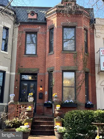 $1,599,000 | 811 Massachusetts Avenue Northeast, Washington, DC 20002