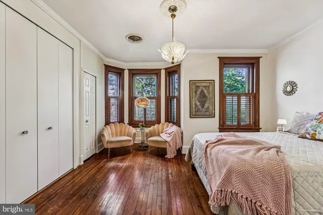 $1,690,000 | 811 Massachusetts Avenue Northeast, Washington, DC 20002