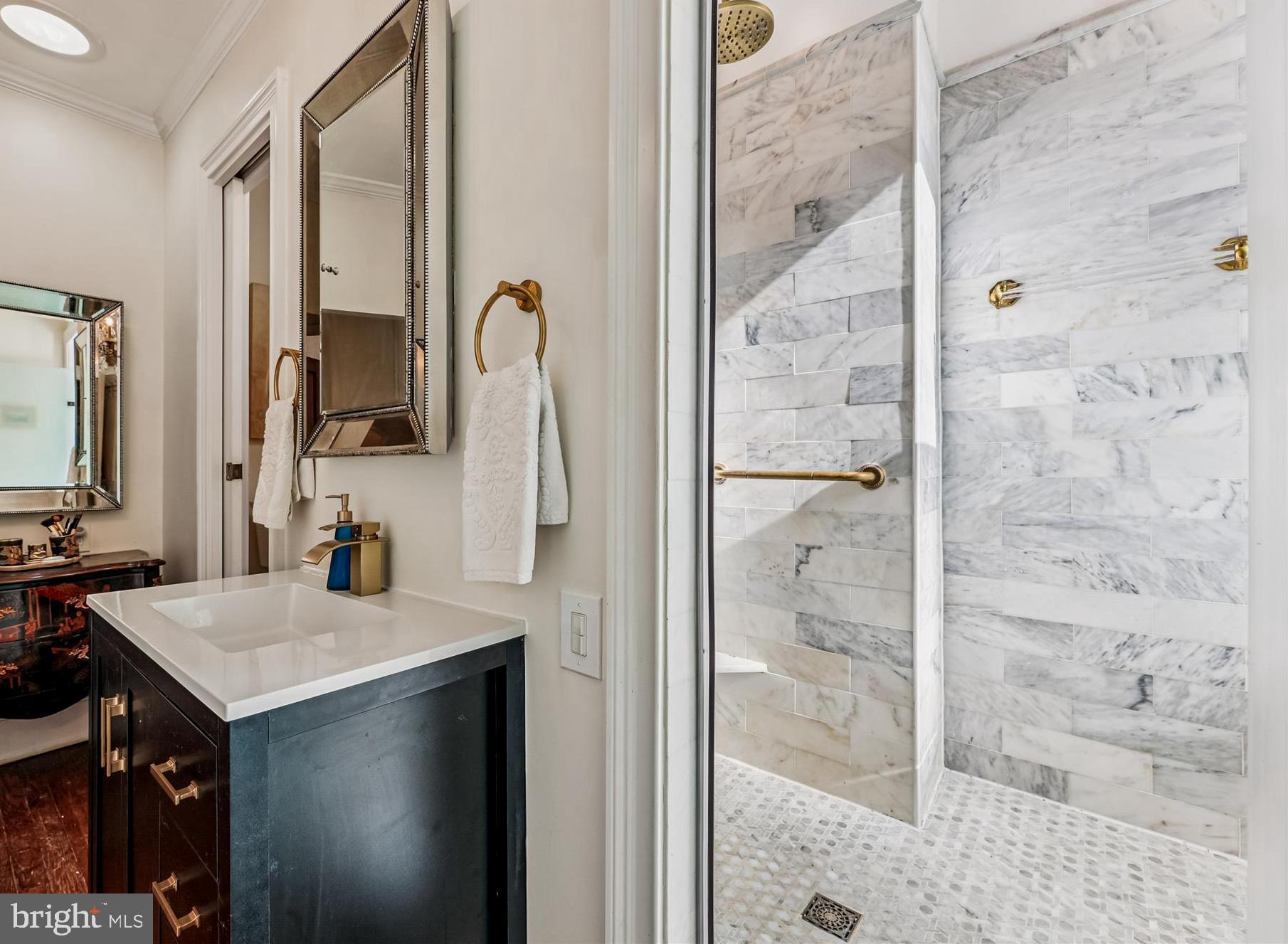 811 Massachusetts Avenue Northeast Washington, DC 20002 - Photo 24 of 56 Primary bathroom