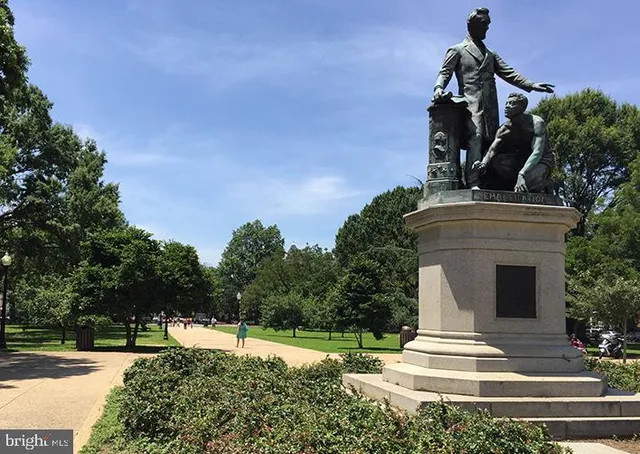 $1,690,000 | 811 Massachusetts Avenue Northeast, Washington, DC 20002