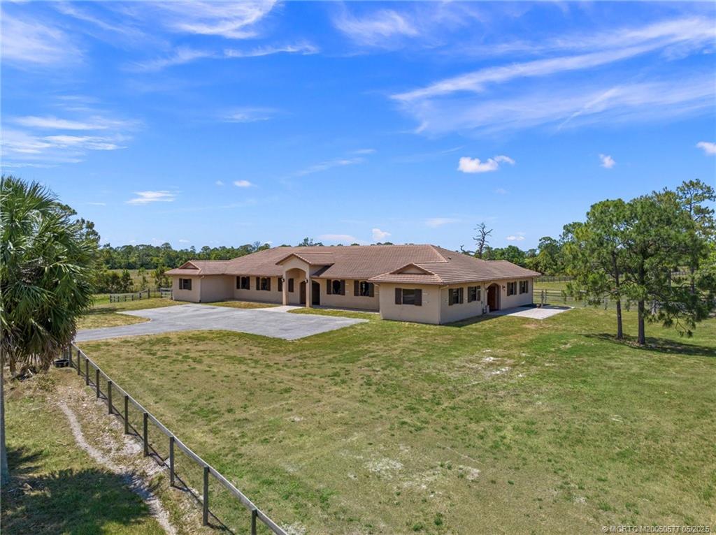 2393 Southwest Trailside Path Stuart, FL 34997 - Photo 4 of 48