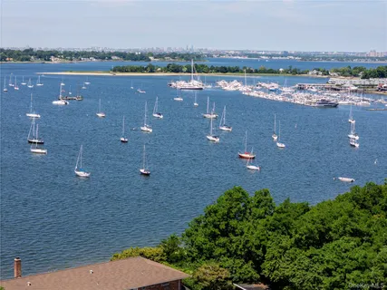 $499,000 | 1 Toms Point Lane, Unit BUILDING 5 9J, Port Washington, NY 11050
