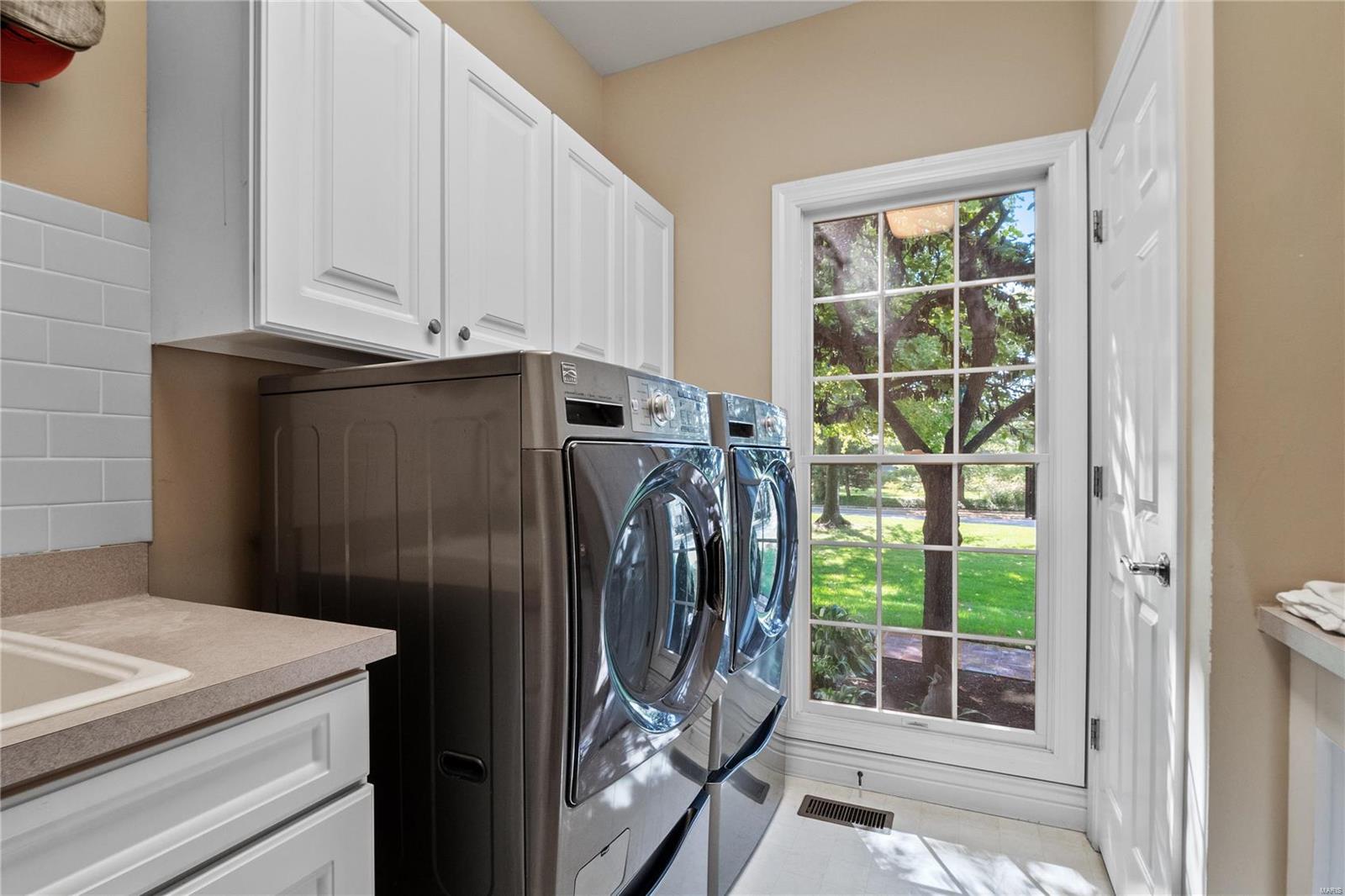 9595 Old Bonhomme Road St. Louis, MO 63132 - Photo 21 of 54