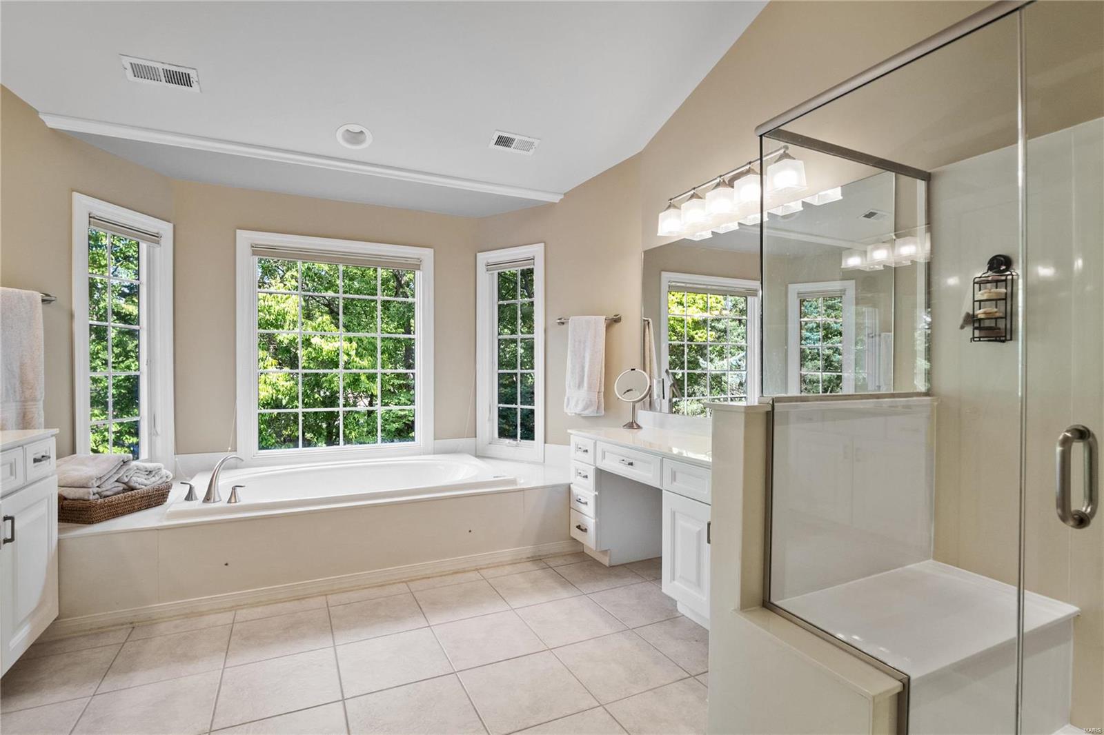 9595 Old Bonhomme Road St. Louis, MO 63132 - Photo 25 of 54