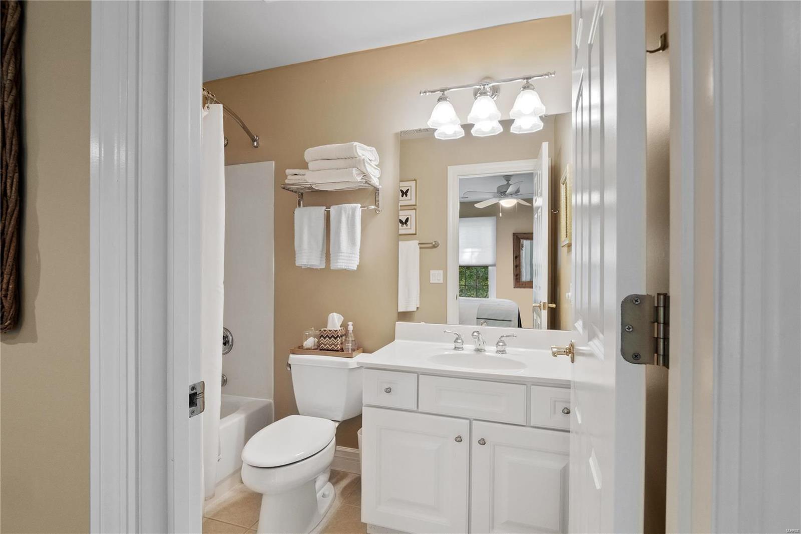 9595 Old Bonhomme Road St. Louis, MO 63132 - Photo 37 of 54