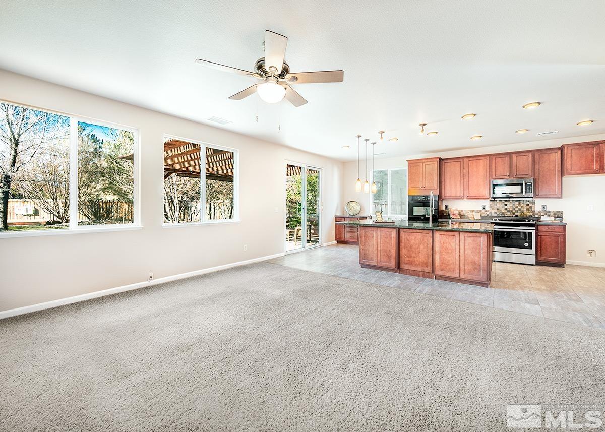 11275 Parma Way Reno, NV 89521 - Photo 9 of 35 Photo 9