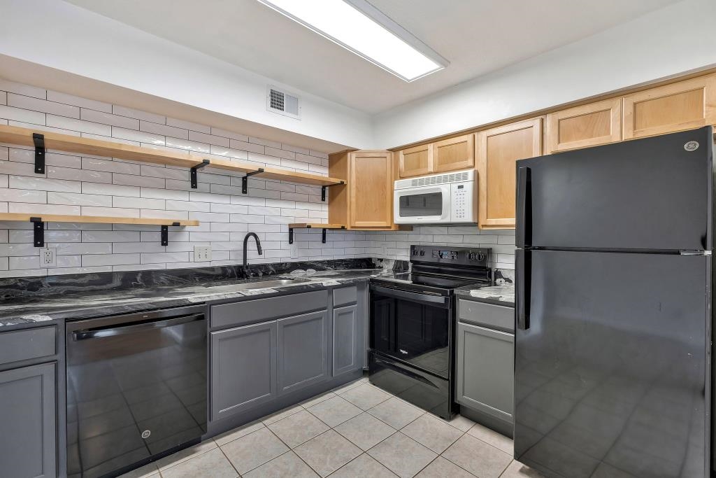 421 Cambridge Circle, Unit F5 Murrells Inlet, SC 29576 - Photo 27 of 36