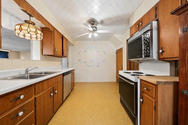 423 Huntingdon Road Yukon, PA 15698 - Photo 8 of 32