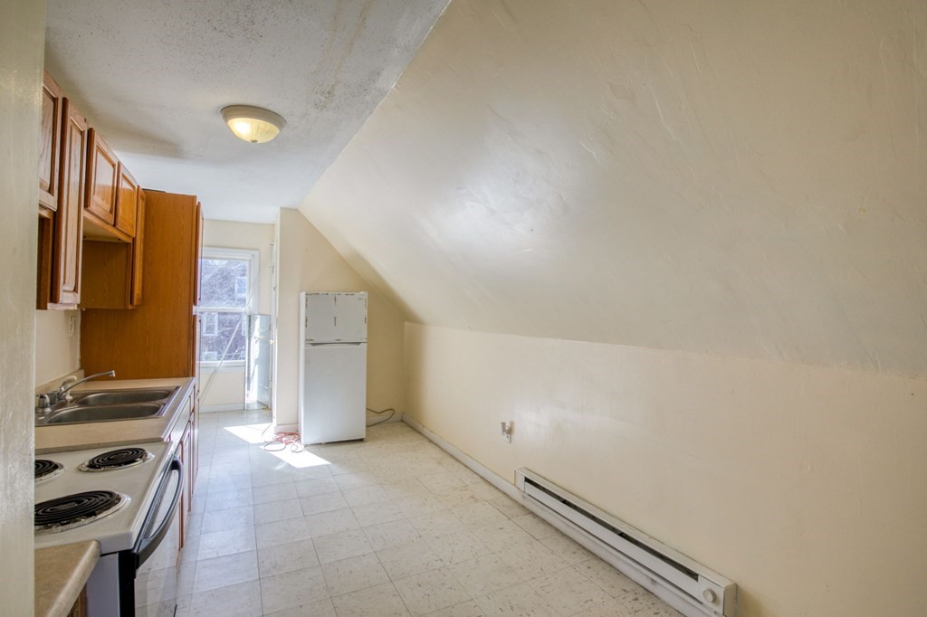 57 Acushnet Avenue Springfield, MA 01105 - Photo 5 of 20 Gallery Image 5