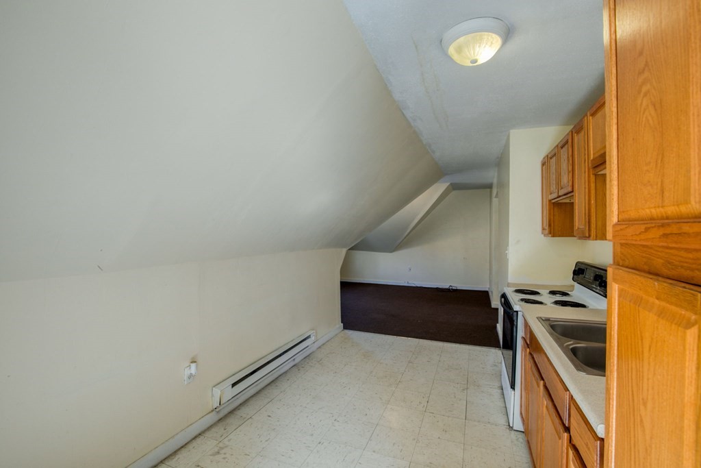 57 Acushnet Avenue Springfield, MA 01105 - Photo 6 of 20 Gallery Image 6