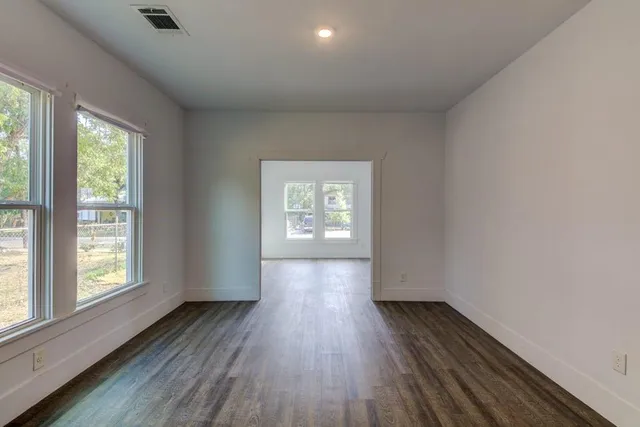 $309,900 | 743 South Blanco Street, Lockhart, TX 78644