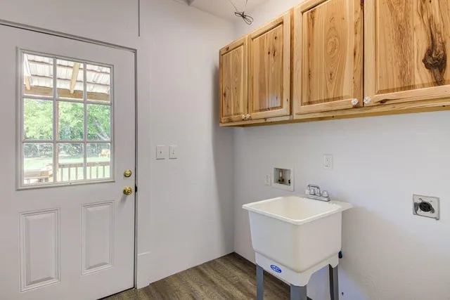 $309,900 | 743 South Blanco Street, Lockhart, TX 78644