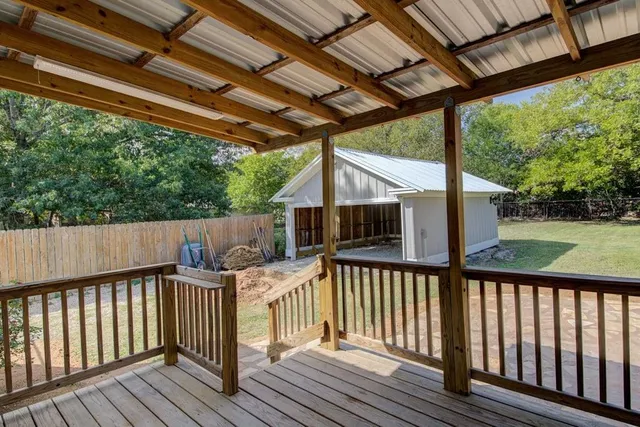 $309,900 | 743 South Blanco Street, Lockhart, TX 78644