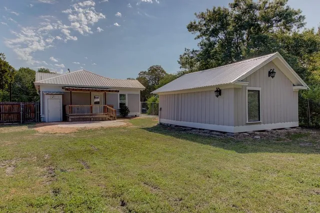 $309,900 | 743 South Blanco Street, Lockhart, TX 78644