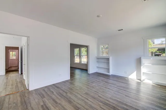 $309,900 | 743 South Blanco Street, Lockhart, TX 78644