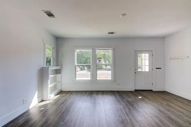 $309,900 | 743 South Blanco Street, Lockhart, TX 78644