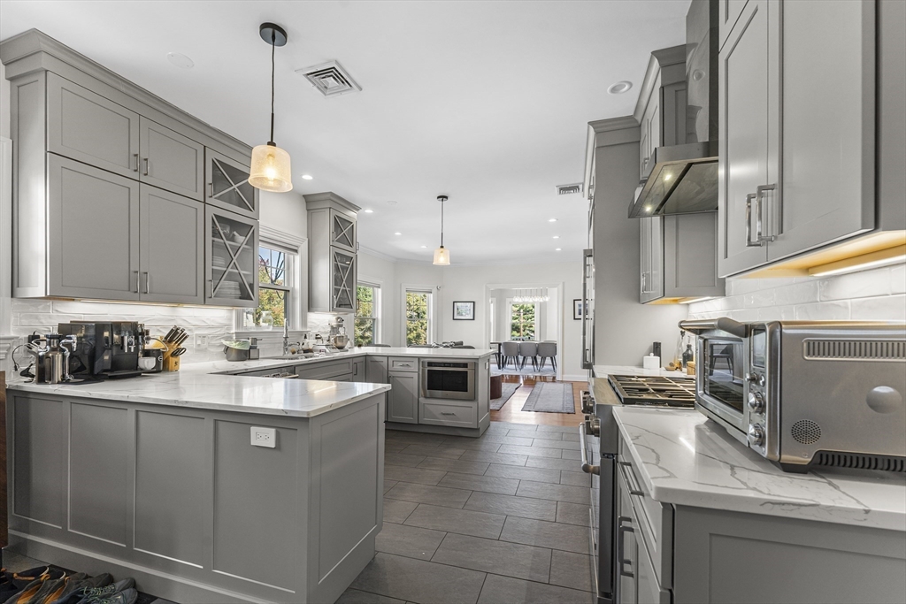 80 Powder House Boulevard, Unit 80 Somerville, MA 02144 - Photo 3 of 33