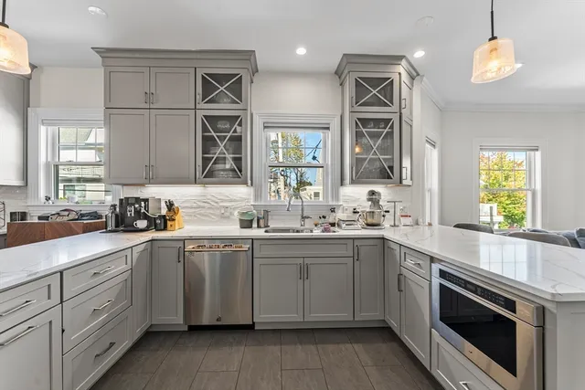 $6,000 | 80 Powder House Boulevard, Unit 80, Somerville, MA 02144