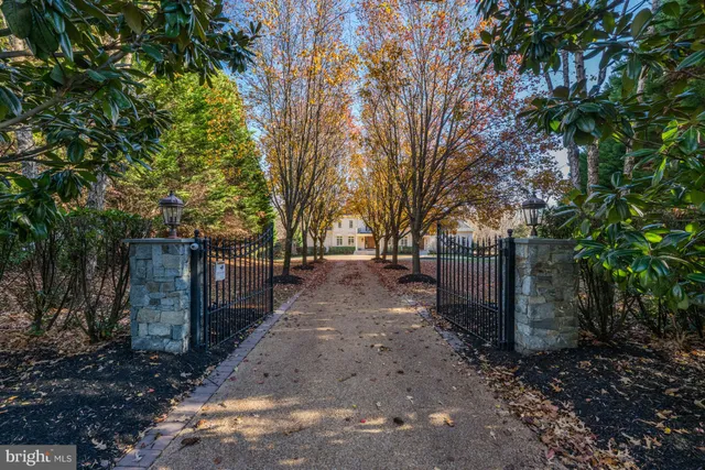 $3,195,000 | 8031 Highway 193, McLean, VA 22102