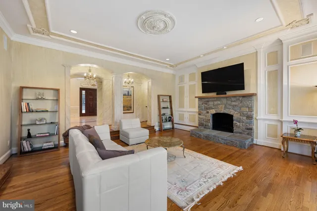 $3,195,000 | 8031 Highway 193, McLean, VA 22102