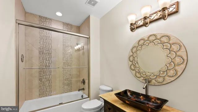 $3,195,000 | 8031 Highway 193, McLean, VA 22102