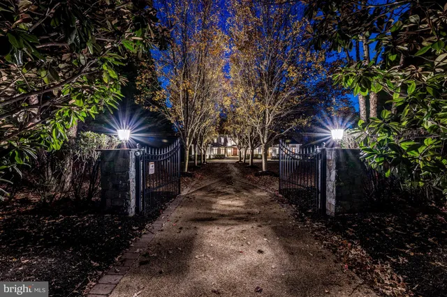 $3,195,000 | 8031 Highway 193, McLean, VA 22102