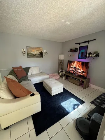 $325,000 | 10211 Fontainebleau Boulevard, Unit 102, Miami, FL 33172