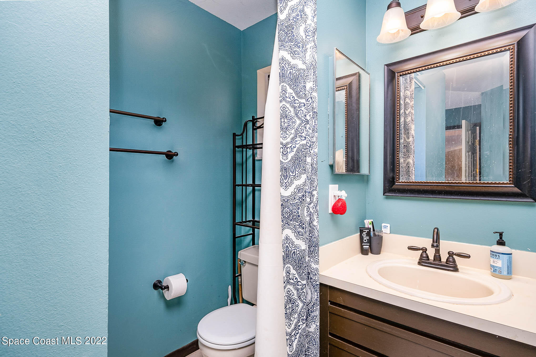 6349 Hunt Road Cocoa, FL 32927 - Photo 13 of 38 Primary Bedroom Bathroom