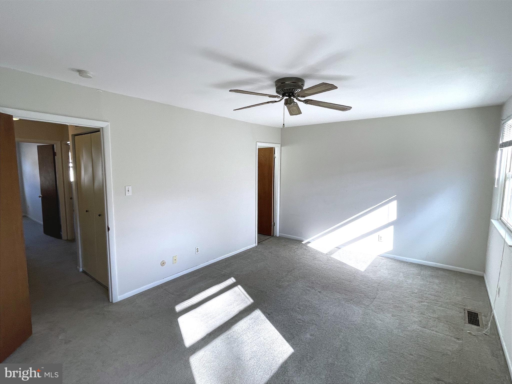 1401 Chelmsford Circle Newark, DE 19713 - Photo 13 of 28 Primary Suite!