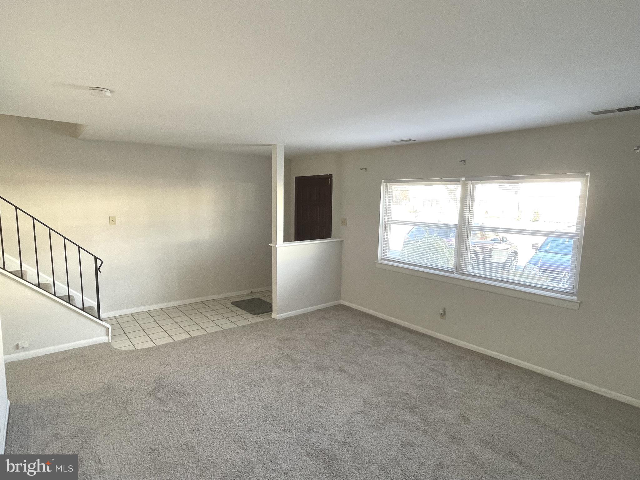 1401 Chelmsford Circle Newark, DE 19713 - Photo 2 of 28 Large Living Room!