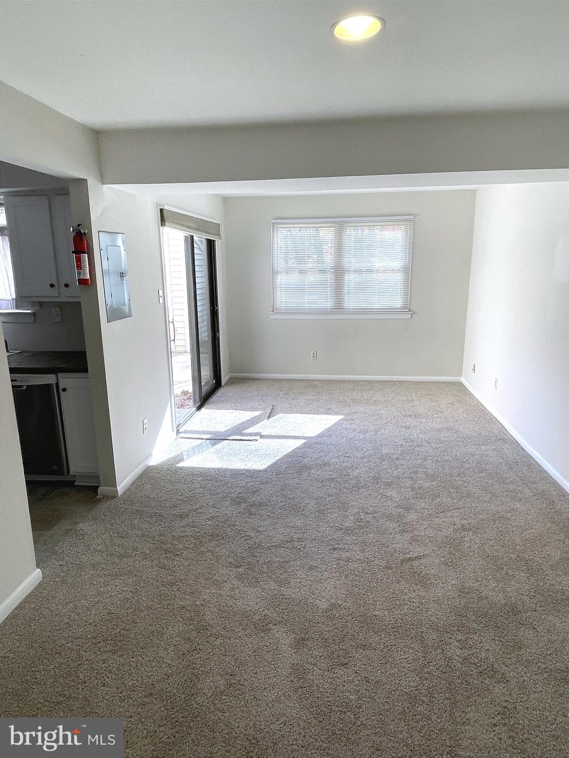 1401 Chelmsford Circle Newark, DE 19713 - Photo 8 of 28 Great Space! Brand New Carpet!