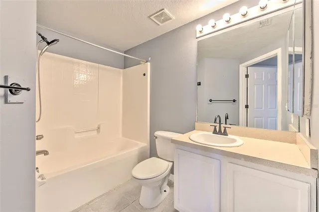 $174,950 | 9515 Amberdale Court, Unit 101, Riverview, FL 33578